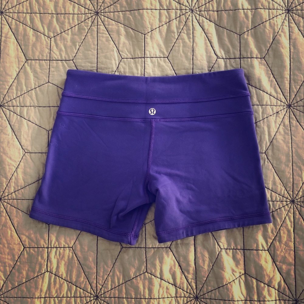 Lululemon reversible short size 6.